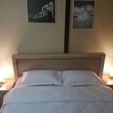 Rez Suites Yaş Dış mekan fotoğraf